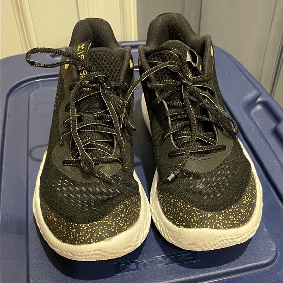 Womens Under Armour 3024594-002 Flow Breakthru 2 basketball indoor shoes Size 11 - Picture 3 of 11